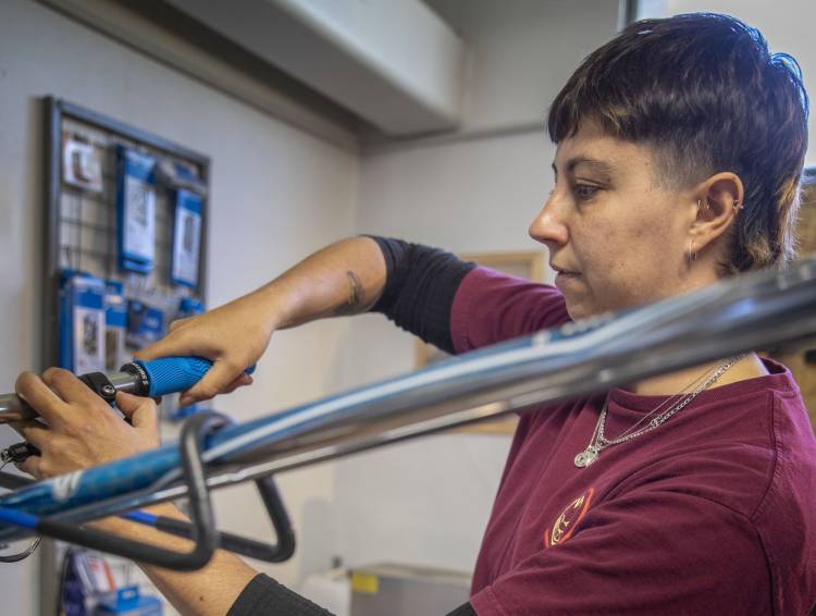 Ninon Cavagnara dans son atelier du Grand Plateau